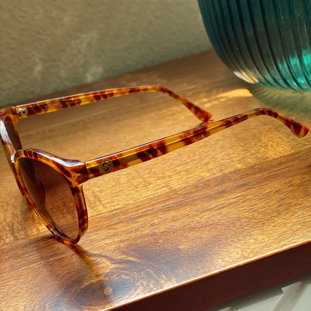Michael kors sunglasses - Picture 2 of 5
